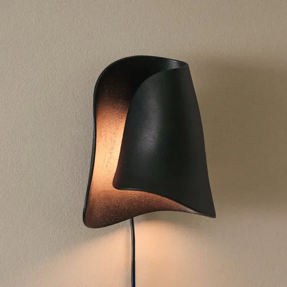 Ferm Living OYSTER væglampe, sort, 29 cm