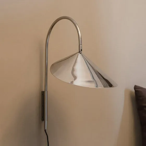 Ferm Living Arum væglampe i rustfrit stål, 47 cm