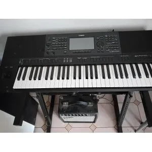 Yamaha PSR-SX700 Digital Workstation (Sort)