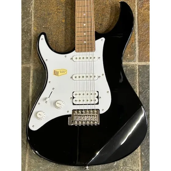 Yamaha Pacifica 112J-BL sort