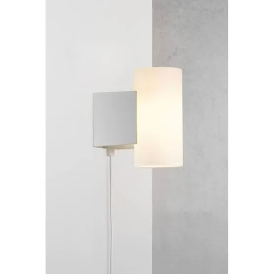 Nordlux Mona Væglampe LED, 3-trins dæmper – sort eller hvid