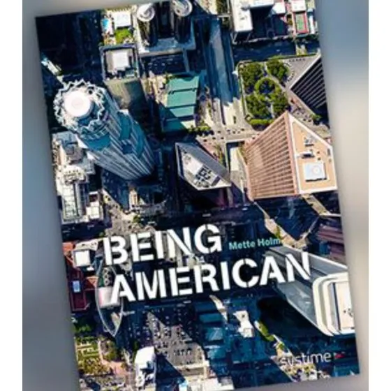 Being American - Mette Holm - Systime