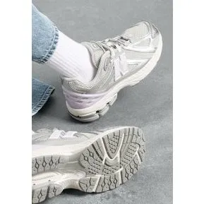 New Balance 1906 Kids Silver Metallic snøresko