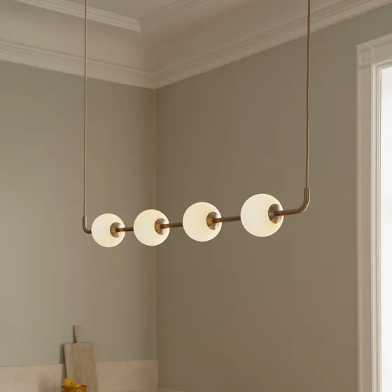 Umage Audrey Linear LED-hængelampe, messing, 118 cm