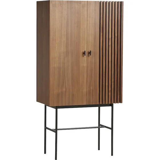 WOUD Array højskænk i valnød og sort metal - 80 cm