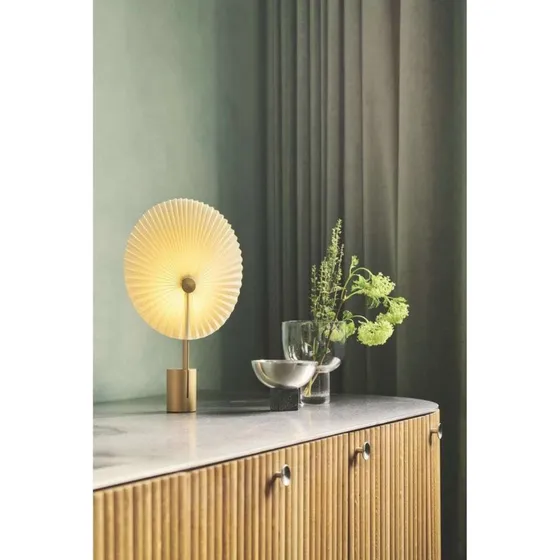 GEJST Liris Portable Bordlampe i Messing