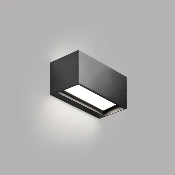 Light-Point Linea W1 LED-væglampe sort, 15 cm, CCT, IP54