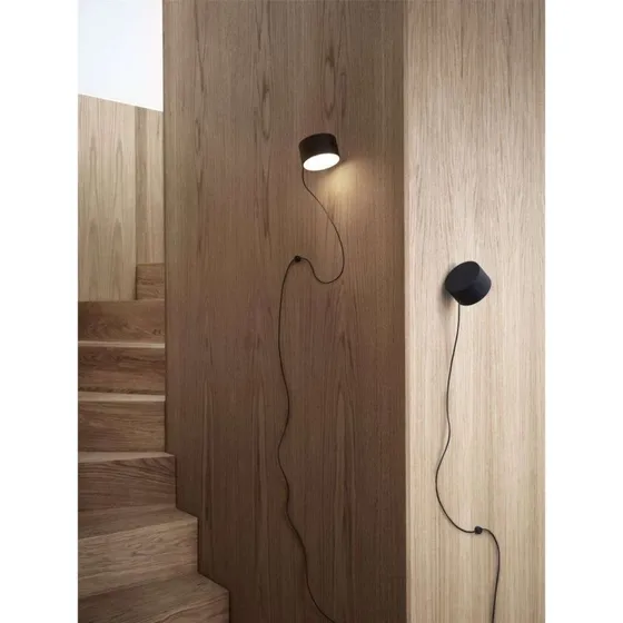 Muuto Post Væglampe Black - Moderne Magnetisk Design