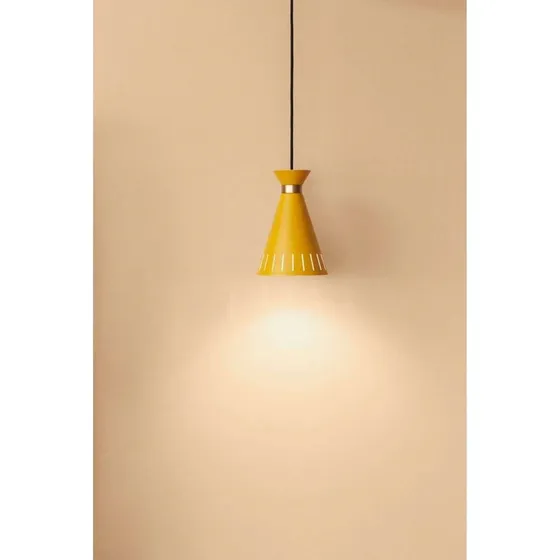 Warm Nordic Cone pendellampe, honninggul, Ø 16 cm