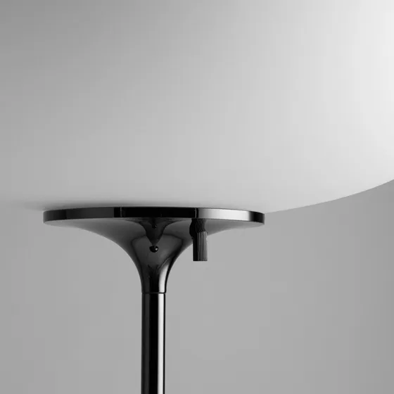 Gubi Stemlite Gulvlampe - Sort Krom/Opal - 110 cm