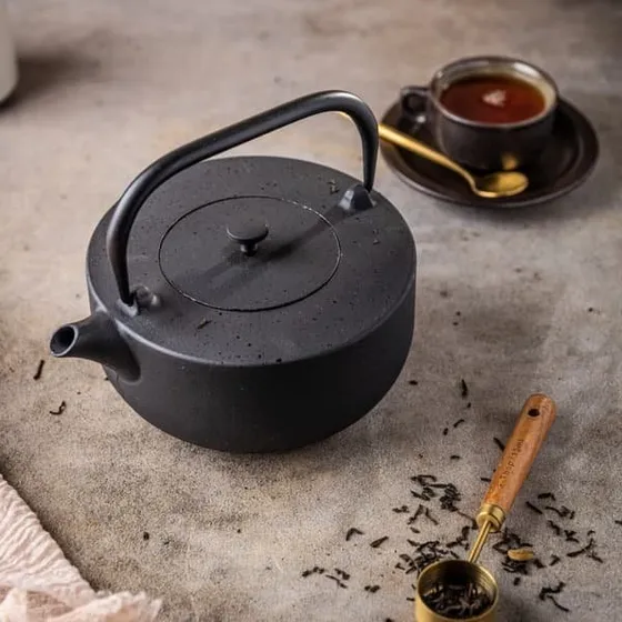 KINGHOFF KH-1844 Støbejernstekande med infuser, 1,1L