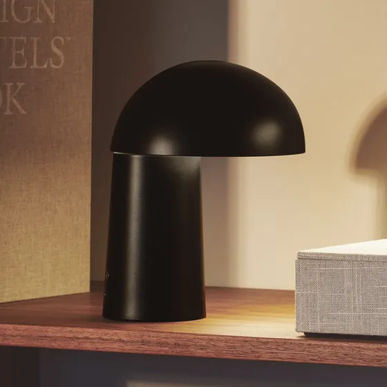 DFTP Faye Bærbar Bordlampe, Sort - Designet af Charlotte Høncke