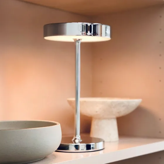 Dyberg Larsen Starlight LED-bordlampe, krom