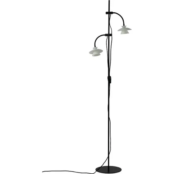 Dyberg Larsen Valby gulvlampe med to arme og opalglas