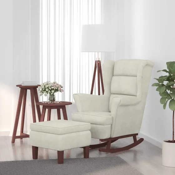 Gyngestol i creme fløjl med fodskammel og massivt træ