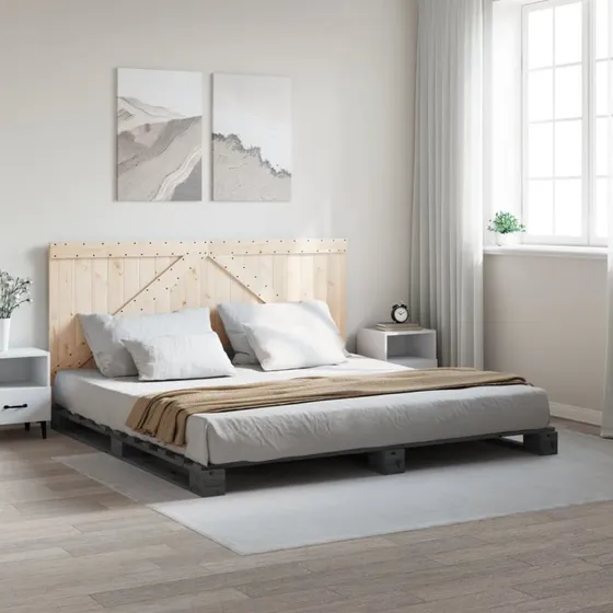 Sengeramme 200x200 cm i massivt fyrretræ, grå med gavl