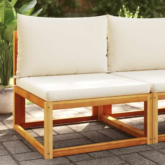 Havesofa i akacietræ med rattan-ryg og hynder