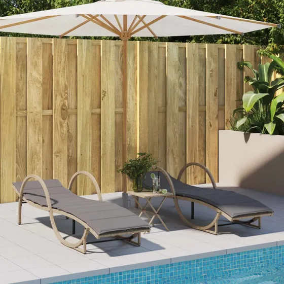 Liggestole 2 stk. i beige polyrattan med hynder