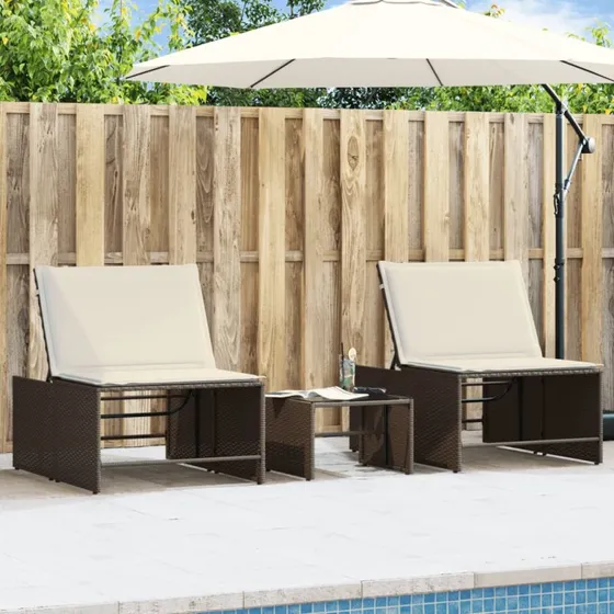 Liggestole 2 stk. med bord i brun polyrattan