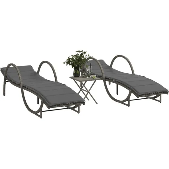 2 stk. liggestole med bord i grå polyrattan