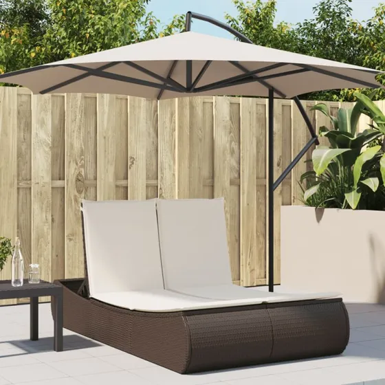 Dobbel solseng i brun polyrattan med hynder