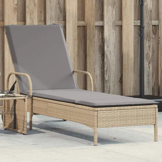 Liggestol i polyrattan med hjul og hynde - beige
