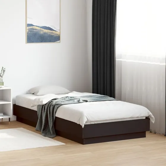 Sengeramme 75x190 cm i sort konstrueret træ