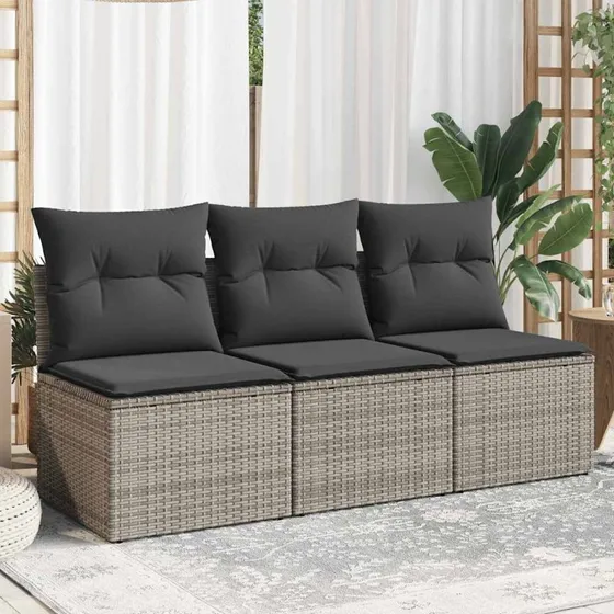 3-personers havesofa i grå polyrattan med hynder