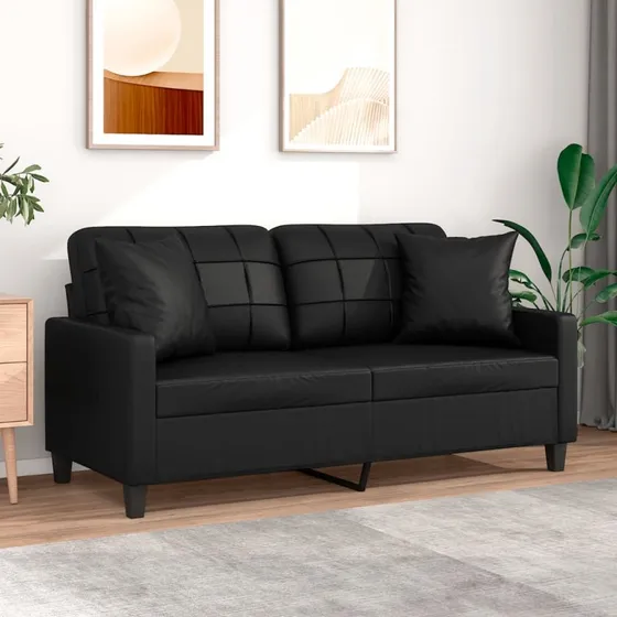 2-personers sofa 140 cm i sort kunstlæder med pyntepuder