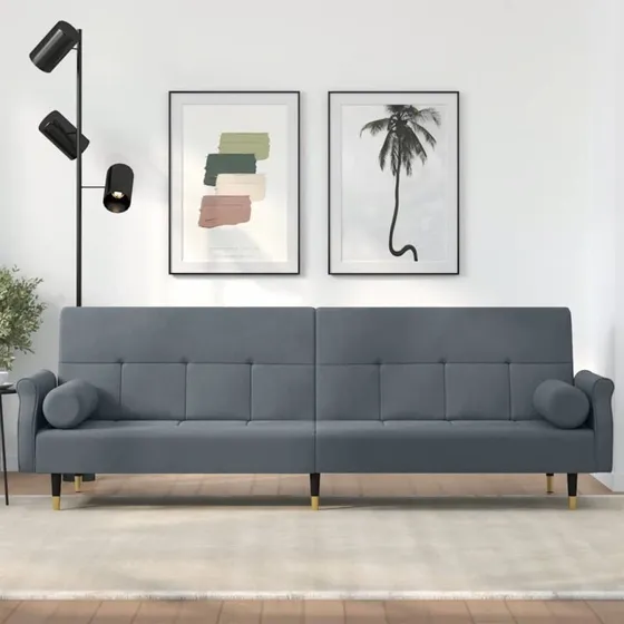 Sovesofa i mørkegrå velour med hynder