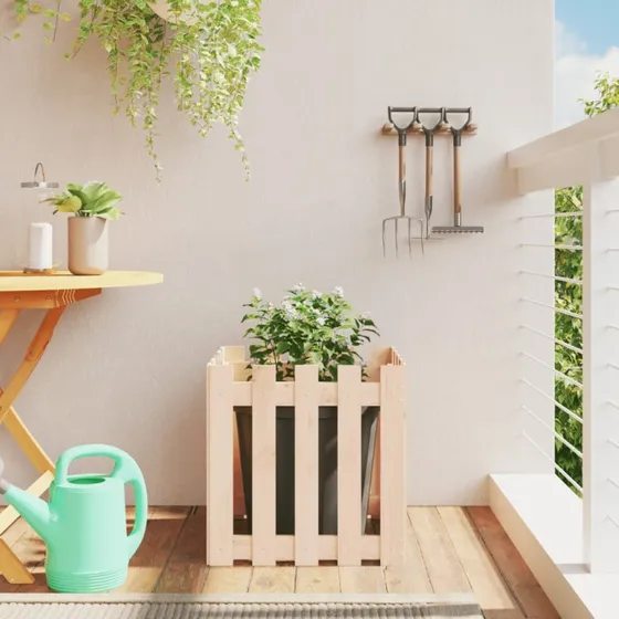 Plantekasse i massivt fyrretræ 50x50x50 cm – stakitdesign