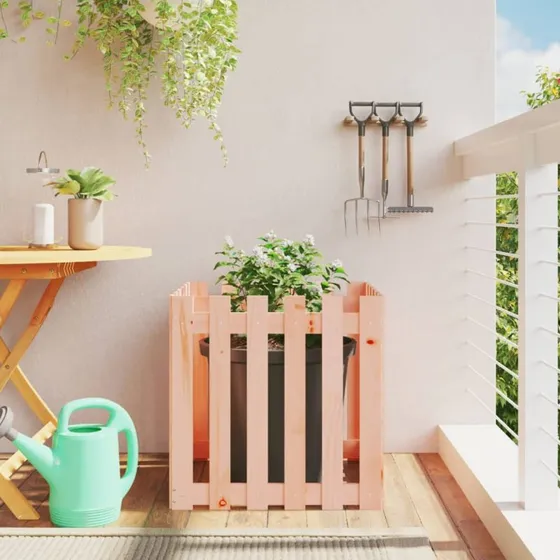 Plantekasse i douglasfyr 60x60x60 cm - stakitdesign