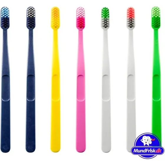 Jordan Clean Smile Medium tandbørste – 1 stk