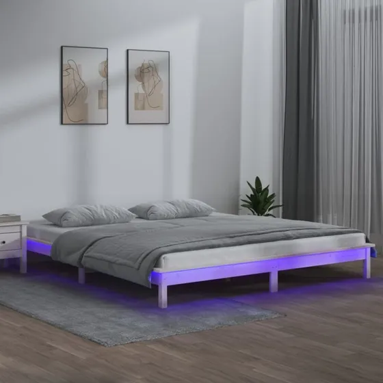 Sengeramme i massivt fyrtræ 140x190 cm med LED (hvid)