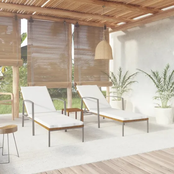 Liggestole 2 stk. med bord - brun polyrattan