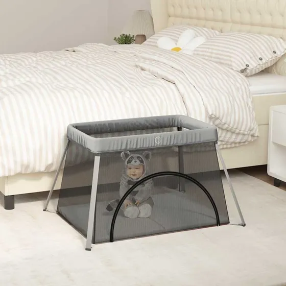 Kravlegrd og rejseseng med madras - lysegr linned