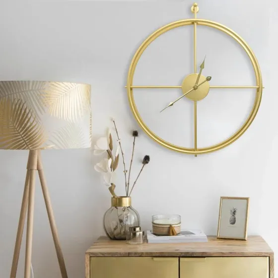 Guldfarvet vægur i jern 52 cm – minimalistisk design