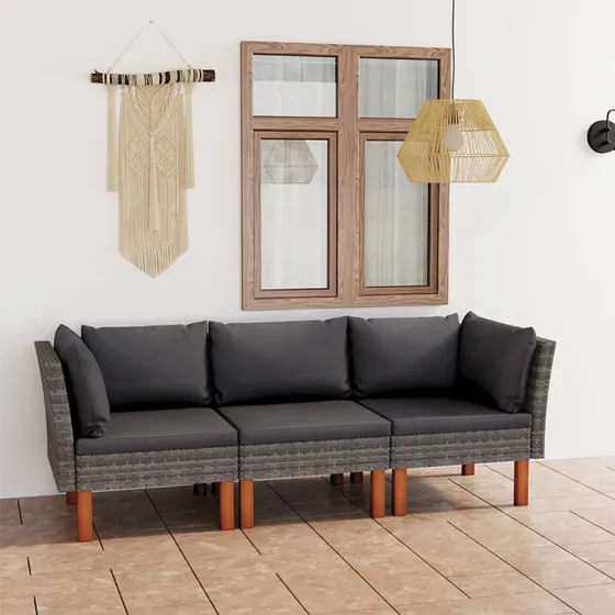 3-personers havesofa i grå polyrattan med hynder