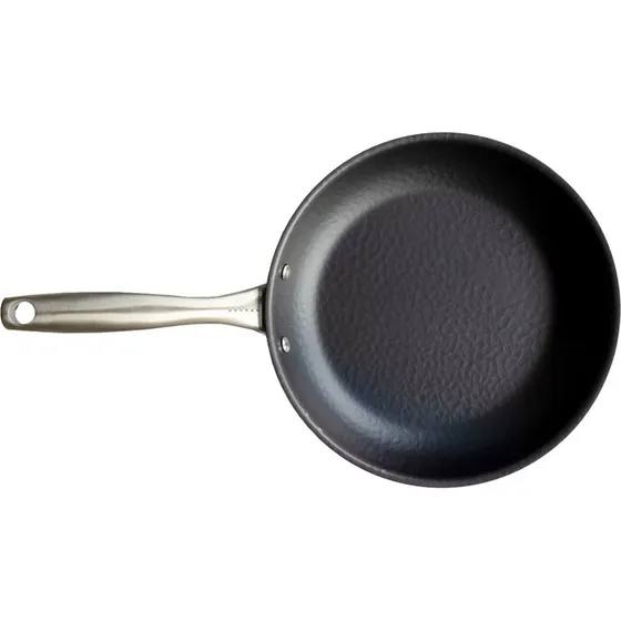 Satake Stegepande i kulstl 24 cm (forbehandlet)