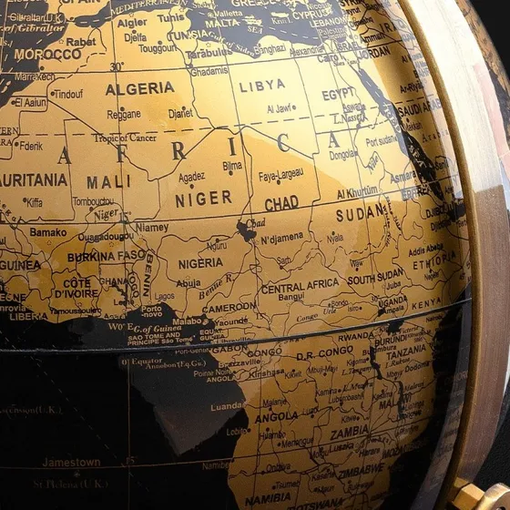 Iron & Glory Globe Deluxe World Tour Globus