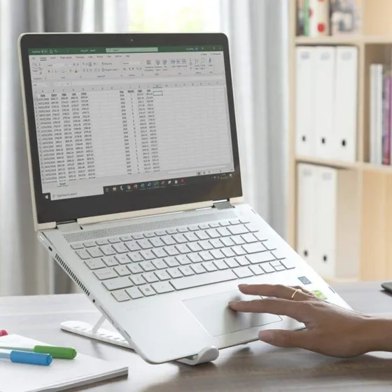 InnovaGoods Flappot Justerbart laptopstativ 1017'' (hvid/gr)