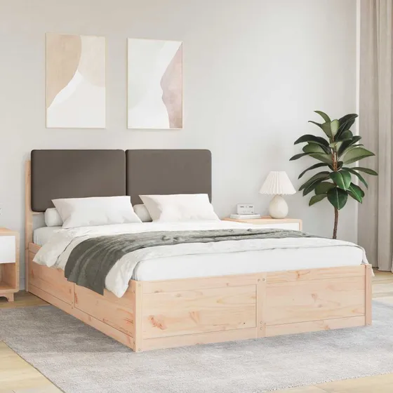 Sengestel i massiv fyr med polstret hovedgavl 135×190 cm