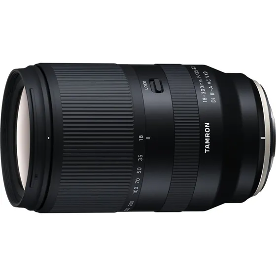 Tamron 18-300mm f/3.5-6.3 Di III-A VC VXD til Fujifilm X