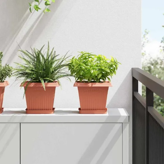 Sæt med 6 firkantede blomsterkrukker i murstensrød