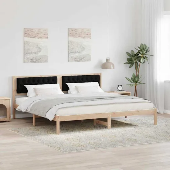 Sengestel i massiv fyrretræ med hovedgærde, sort 200x200 cm