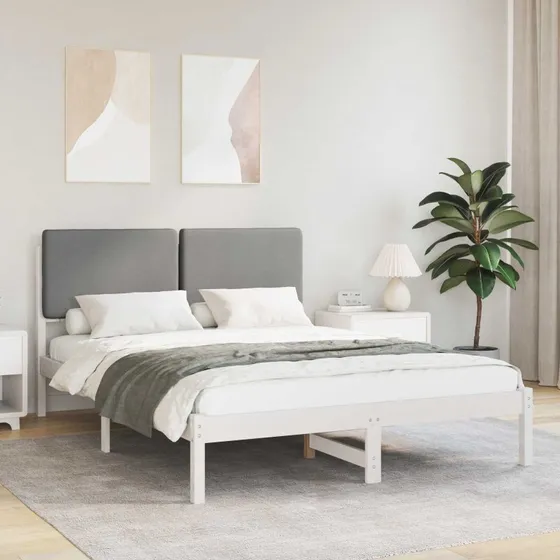 Sengestel i fyrretræ 160x200 med polstret hovedgavl - lysegrå