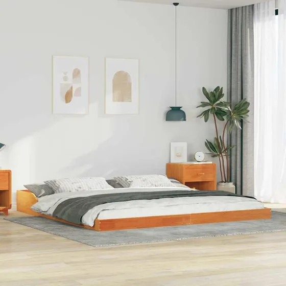 Sengestel i massivt fyrretræ 200x210 cm – gyldenbrun