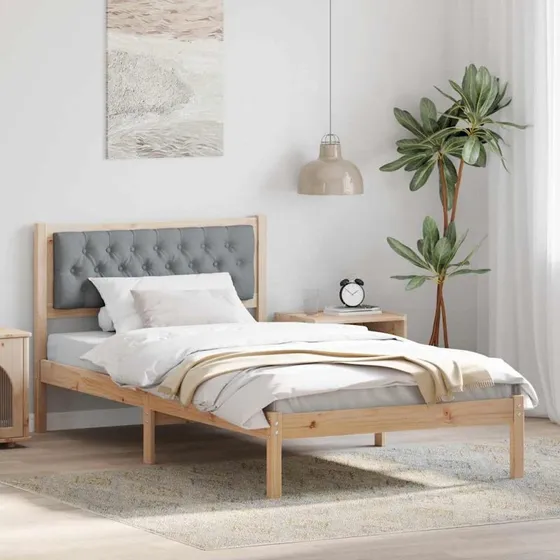 Sengestel i massivt fyrretræ med hovedgærde 100x200 cm