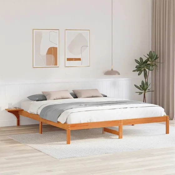 Sengestel 200x200 cm i massivt fyrretræ med natborde