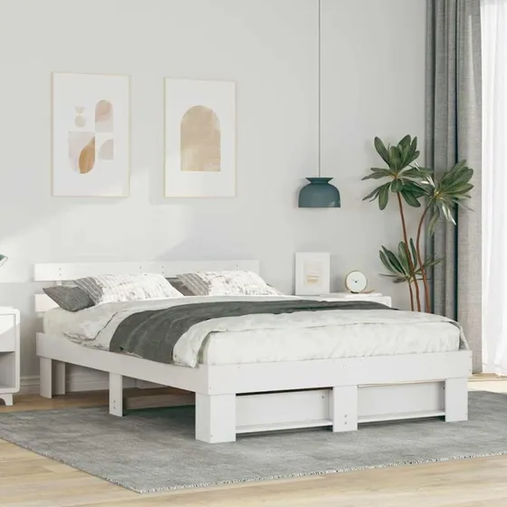 Sengestel 150x200 cm i massivt fyrretræ med hvidt hovedgærde